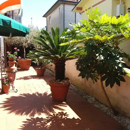 Raffinato Bilocale A Lido Di Camaiore Vicino Al Mare Exterior photo